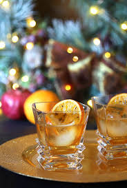 Bourbon ist nach dem ort benannt, an dem er zum ersten mal hergestellt wurde, und ist die amerikanische form von whiskey. Bourbon Orange Brulee Cocktail Creative Culinary