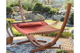 Lounge comfortably, take shelter, or just doze in the best hammock for your space. 6 Best Hammocks For Ultimate Backyard Relaxation Best Hammocks 2018 To Buy Right Now