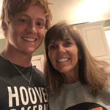 Ann Roe's Instagram, Twitter & Facebook