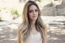 Die blaue oder graue augenfarbe wird gerne mit dem nordischen menschenschlag und „kühl in nur zwei bis vier prozent der menschen besitzen grüne augen. Blau Grune Augen Braune Haare Weiblich Braune Haare Blaue Augen Weiblich 2019 12 26