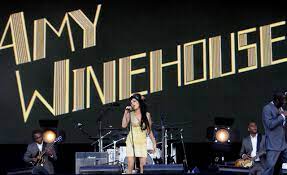 Meest Gedraaid Op De Radio Het Afgelopen Decennium Valerie Van Amy Winehouse Nrc