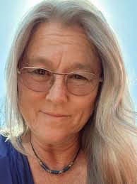 Rhonda Drummond's Instagram, Twitter & Facebook