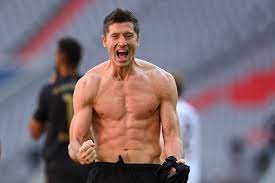„danke an meine mannschaft, weil sie mich heute immer gesucht hat, damit ich das tor machen kann. Robert Lewandowski Bricht Legendaren Bundesliga Rekord Von Gerd Muller Der Spiegel