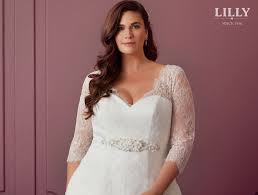 Leichte, komfortable brautkleider begeistern in femininen silhouetten und mit gewagten details. Brautkleid