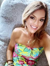 Mother Earth holds you by gravitational force without any  expectations..Right? Wake up! In love , you don't expect anything in  return.. If you want something in return, then don't call it love..