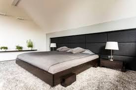 Das design lässt sich gut mit anderen farben und schlafzimmermöbeln kombinieren, da es insgesamt zurückhaltend ist. Helle Und Geraumige Schlafzimmer Mit Einem Grossen Japanischen Bett Polster Wand Teppich Und Dekorative Bonsai Baumen Lizenzfreie Fotos Bilder Und Stock Fotografie Image 60868479