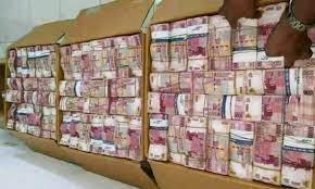 Beberapa hari lalu, gue menemukan bahwa seorang teman menggunggah foto sebuah cafe di twitter yang terlihat comfy dan instagenik tempat ia bekerja saat wfh. Tumpukan Uang Dalam Kardus Hasil Korupsi Bekawan Com