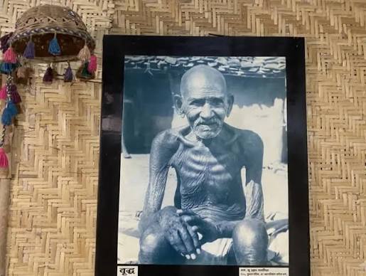 90 के दशक का झाबुआ— रतलाम जब भील समुदाय अपनी पारंपरिक वेशभूषा और सांस्कृतिक पहचान के साथ समृद्ध रीति-रिवाज़ों की एक जीवंत छवि प्रस्तुत करता ...