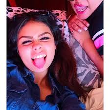 Photos by Daniel Edwin Perez Zenteno (@uzinfresia) · May 11, 2022