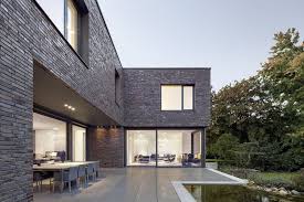 Die Benachbarte Seidenweberstadt Krefeld Ist Ein Wichtiger Kristallisationspunkt Des Neuen Bauens Vor Allem Mies Fassade Haus Haus Architektur Backsteinhauser