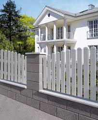 Bossen Zaunstein Von Hausler Sind Wertvoll Und Elegant In 5 Verschiedenen Farben Im Format 40 X 20 X 20 Cm Erhaltlich Modernes Zaun Design Zaun Zaun Garten