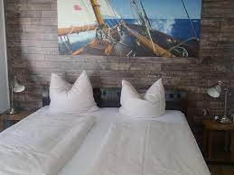 Die ferienwohnung empfängt euch freudigst in hellen tönen. Urlaub Auf Fehmarn Ihr Hotel Auf Fehmarn Gold Haus Achtern Diek Fehmarn