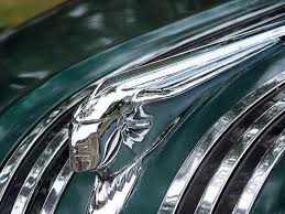 The first hood ornaments were created to serve a practical function. Hood Ornaments American Classic Cars 1930s 1950s Axleaddict