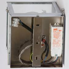 One of their greatest advantages to using spot lighting in your home is the flexibility of their adjustable heads. Unique Glass Box Light With Ceiling Spotlights Casa Lumi