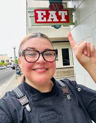 Introduction of a lunch counter owner in Medford, Oregon
