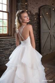 Um eine schöne ausgefallene hochzeitseinladung zu erstellen, die wenn. Ruckenfreie Brautkleider Und Co Weddix