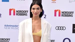 Born () 22 august 1995) is an english singer and songwriter. Dua Lipa Reveals Nerves About New Album Bbc News