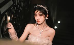 As a member of snh48, during the annual general elections, she was elected as no.4 (2014), no.2 (2015), no.1 (2016) and no.1 (2017) among over 100 members. Ju Jingyi Loses Second Appeal Against Internet Celebrity For Slander And Defacement Of Her Photos 38jiejie ä¸‰å…«å§å§