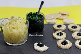 Salade De Choucroute Crue Au Citron Ail Et Gingembre Et Tartines De Creme De Spiruline A L Orange Sanguine