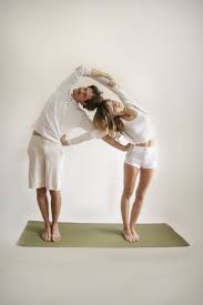 Yoga Speed Dating Is Coming To The Uk Couples Yoga Partner Yoga Partner Yoga Poses