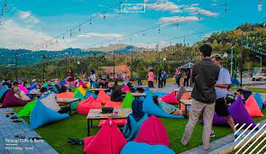 Lokasi pelangi cafe & resto ini terletak di jalan bukit pelangi jalan kampung sawah rt01/04, gunung geulis, kecamatan sukaraja, bogor, jawa barat. Pelangi Cafe Resto Fotos Facebook