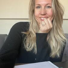 Laura Gabor (@lauragabor_) • Instagram photos and videos