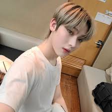 Today's sunoo selca fighting today too!! Thea On Twitter Sunoo Collecting Non Engenes After His Selca The Power He Holds Enhypen Members Enhypen Sunoo Enhypen