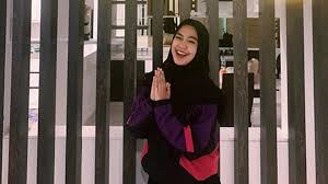 View the profiles of people named yunita ria. Yang Ditunggu Ria Ricis Akhirnya Minta Maaf Usai Terima Hujatan Seleb Tempo Co