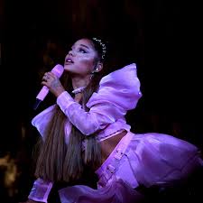 This is how to sing like ariana grande's singing style! 5 Things You Didn T Know About Ariana Grande Vogue