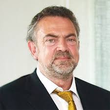 Jakob Becker sceglie MAC 110/2