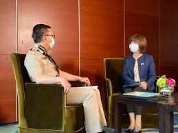 由於有情報顯示中國新疆維吾爾自治區出現強迫勞動的情況，美國海關與邊境保護局（cbp）宣佈一項針對由該地生產的棉花和蕃茄產品之暫扣令（withhold release order ， wro）。 é¦™æ¸¯æµ·å…³å…³é•¿ è¥¿æ–¹å›½å®¶å¯¹æ¸¯å®žæ–½æ­¦å™¨ç¦è¿ç›®çš„ä¸ä¼šå¾—é€ž å‡¤å‡°ç½'