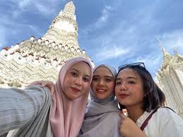 Bangkok merupakan ibu negara thailand yang terkenal bukan sahaja sebagai pusat pelancongan, tetapi juga pusat komersial negara tersebut. Tiga Sekawan Kongsi Tips Itinerari Ke Hua Hin Bangkok Thailand Puasnya Berjalan