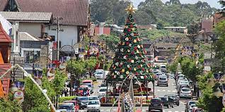 De novembro a janeiro, acontece em gramado o natal luz, com espetáculos de música clássica, fogos de artifício, teatro para crianças, casa do papai noel, shows e desfiles, além de muita luz e decoração temática. Gramado E Canela As Dicas Do Viaje Na Viagem
