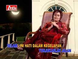 Lagu cinta milik ratu dangdut selalu enak didendangkan hingga kini. Mirnawati Tirai Cinta Karaoke Youtube