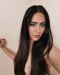 Presenting, the Halo Eyes look, as directed by @wingitwithankush! Although  I felt that my hand was more rough than smooth while following his  instructions, the final outcomes has me feeling much happier