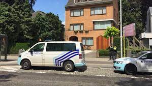 De wever spreekt zich klaar en duidelijk uit voor een. Politie Rukt Uit Naar Huis Bart De Wever Zijn Vrouw Heeft Poederbrief Geopend Hln Hln Be Scoopnest