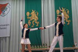 Mie mi se pare chiar urâţel aşa. Kum Sorgt Als Gastgeber Mit Gelungenem Programm Fur Unterhaltung Konvent Der Trager Des Ordens Der Goldenen Lowen Tagt In Miesau Bruchmuhlbach Miesau