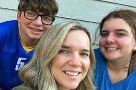 Fundraiser for Lisa Hoffman by Ezra Hoffman : Lisa Hoffman Medical Help