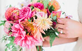 Its petals are stacked in an oval shape. These Are Summer 17 S Trendiest Wedding Bouquets Wilkie