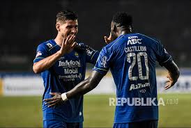 Menyajikan tulisan dan video tentang persib, kuliner, wisata, gaya hidup, dan bandung tempo dulu. Persib Bandung Akan Pelajari Aturan Sponsor Di Liga 1 Republika Online