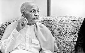 सरदार पटेल जी :- (विशेष जानकारी) ! ! भारत रत्न लौह पुरुष सरदार बल्लभ भाई 🙏किसान  पुत्र किसानों के असली मसीहा को शत शत नमन 👉कुछ लोग थे कि वक्त के ...