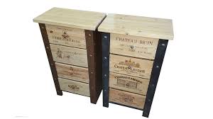 Ces boîtes peuvent contenir des bouteilles mais aussi tout autre chose, il fallait y penser ! Meuble Caisses De Vins Stockages Bouteilles De Vins Mobilier Cave A Vins Douelledereve