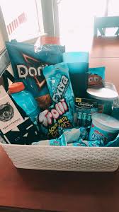 Birthday Cute Gift Basket Ideas For Boyfriend Blue Gift Basket In 2020 Blue Gift Basket Birthday Gifts For Best Friend Happy Birthday Gifts