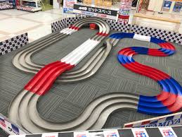 コジマ ビックカメラ柏店 コジカシ On Twitter ﾉ ミニ四駆常設コースがこんな感じになりましたー スタート地点から右回りです 3 エレベーター脇のピットにはコンセントかありますよ ミニ四駆 Mini4wd