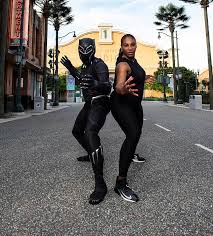 I offered the new latex model of latexperiment, serena frost a shoot with me and she did her best… Serena Williams Poses Up A Storm With Black Panther At Disneyland Daily Mail Online