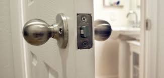 A big garage can be a workshop for your projects, a place to store your expensive tools, a home for your car or a getaway for you when you need a break from the family. How To Unlock A Locked Bathroom Door Ehow Kesif