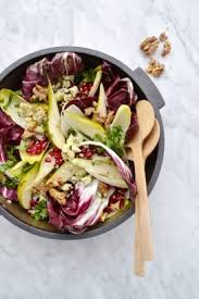 Si vous avez besoin de protéines penchez vous un peu sur les salades de quinoa ou. Salades Composees 24 Idees De Recettes Delicieuses Rassasiantes Et Vitaminees Biba Magazine