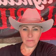 New to the group! My 2022 Wildtrak 🩷