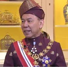 Revered educator datuk seri n.s. Sultan Kelantan Lucut Pingat Annuar Zaini Kuseman Com