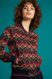 On multiple occasions, cleo has been shown as able to drive herself without ruth's aid. Cleo Jacket Gusto King Louie